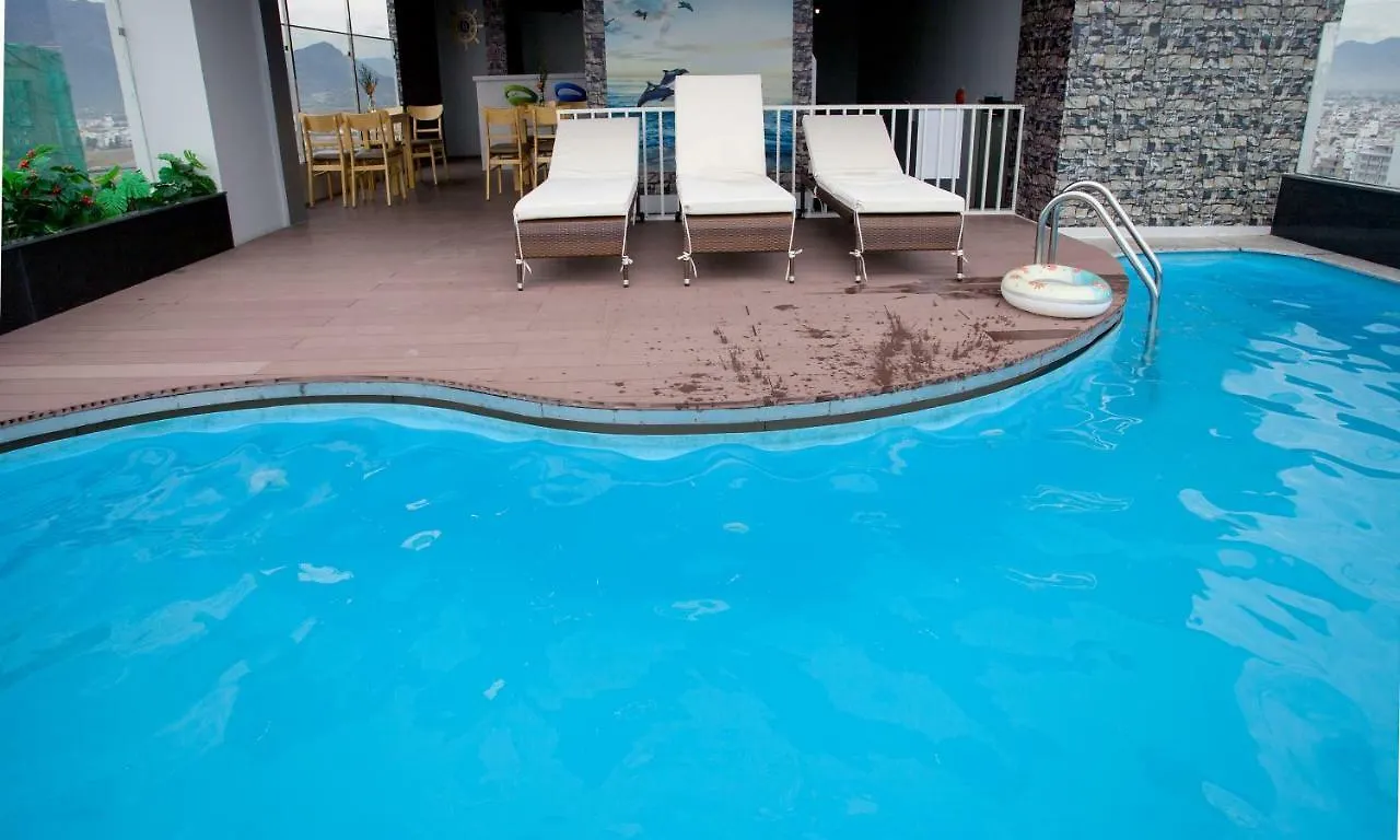 Royal Hpm Hotel Να Τρανγκ