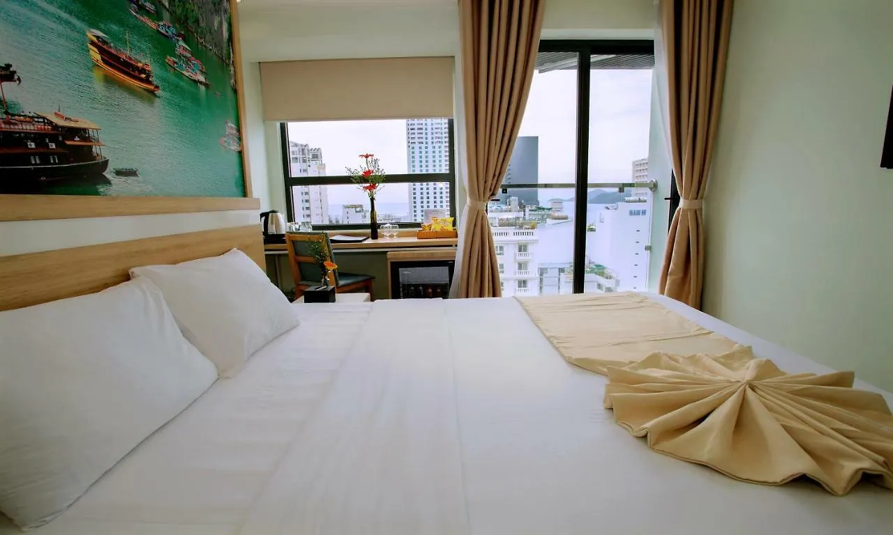 Royal HPM Hotel Nha Trang 4*,